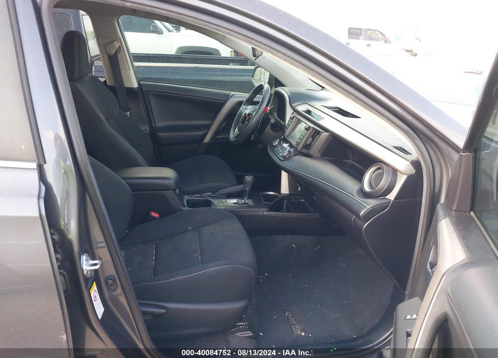 2018 TOYOTA RAV4 XLE VIN: 2T3WFREV1JW425905