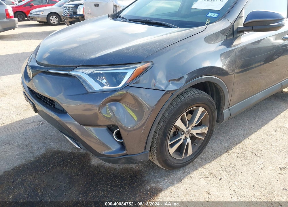 2018 TOYOTA RAV4 XLE VIN: 2T3WFREV1JW425905