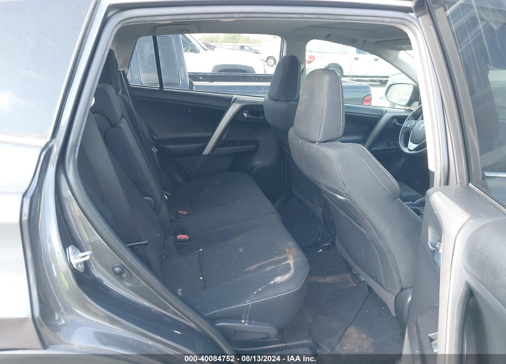 2018 TOYOTA RAV4 XLE VIN: 2T3WFREV1JW425905