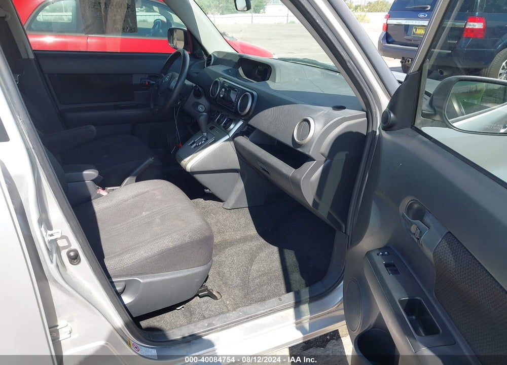 2009 SCION XB VIN: JTLKE50E291085583