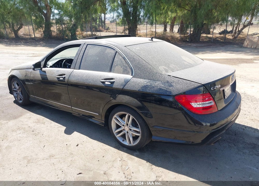 2013 MERCEDES-BENZ C 250 LUXURY/SPORT VIN: WDDGF4HB2DR253936