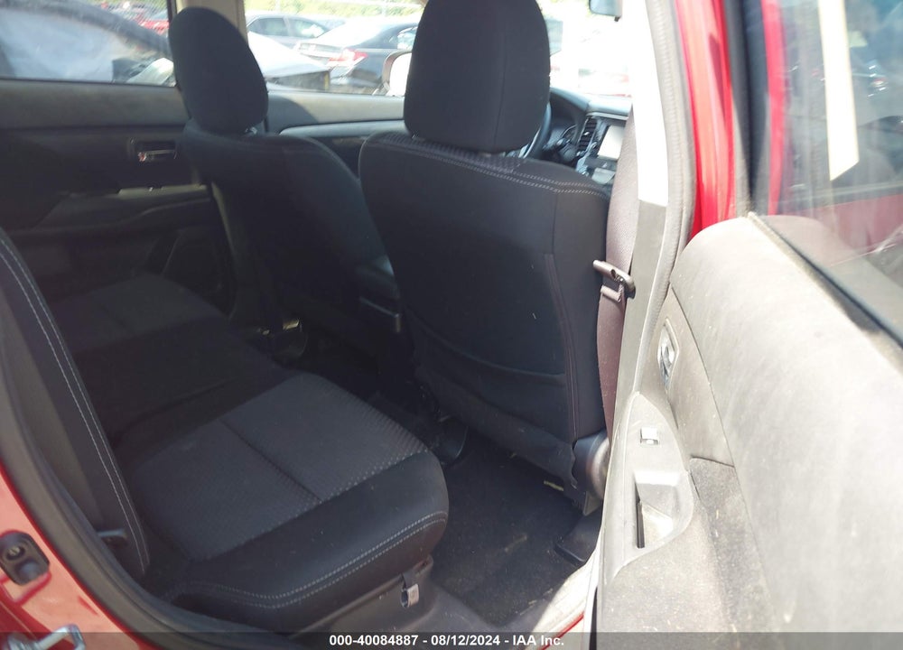 2018 MITSUBISHI OUTLANDER ES VIN: JA4AD2A33JZ035460
