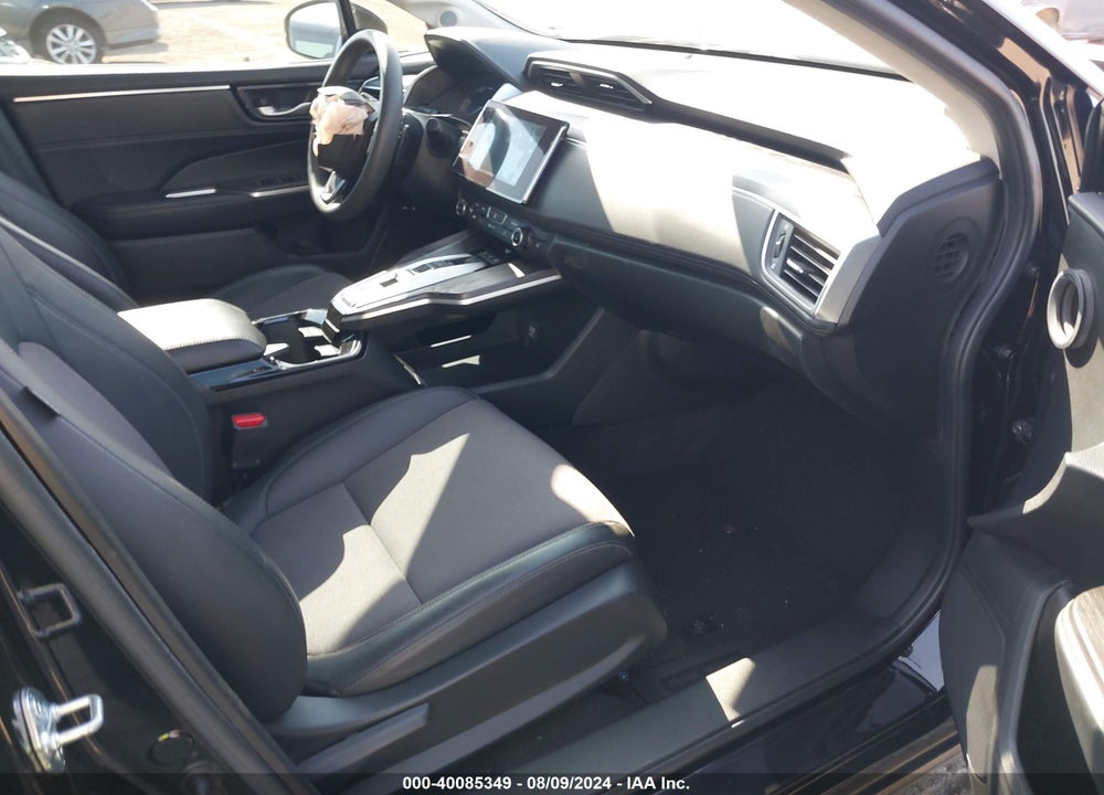 2018 HONDA CLARITY PLUG-IN HYBRID VIN: JHMZC5F18JC011628