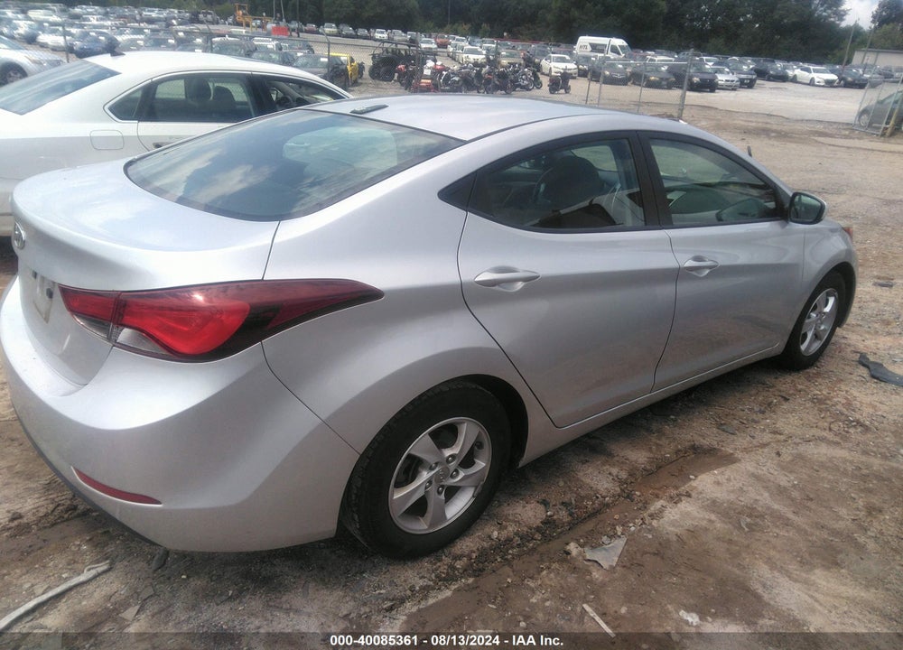 2015 HYUNDAI ELANTRA SE VIN: 5NPDH4AE5FH580921