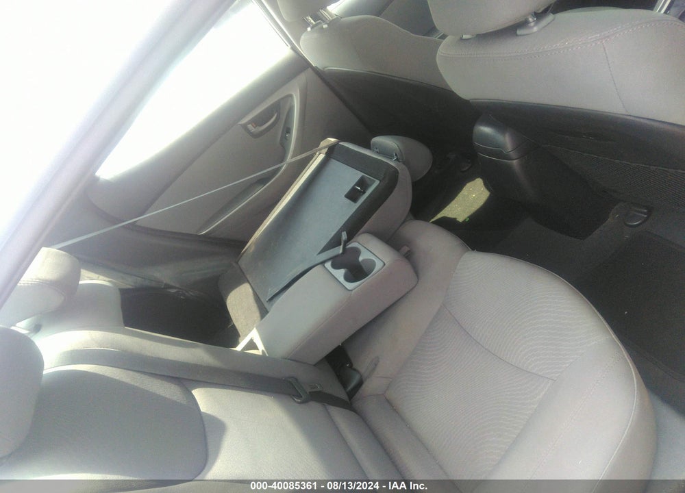 2015 HYUNDAI ELANTRA SE VIN: 5NPDH4AE5FH580921
