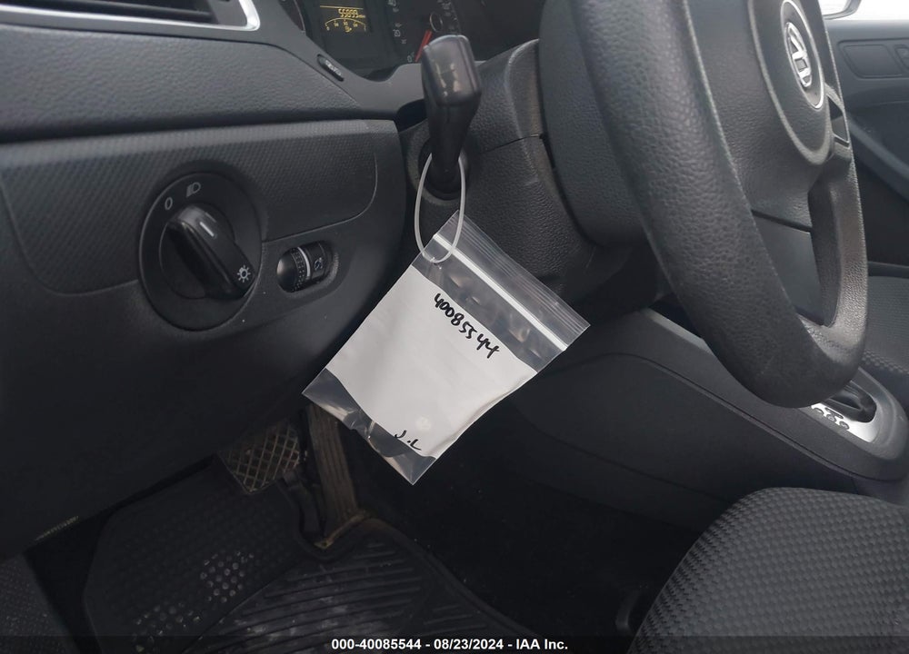 2014 VOLKSWAGEN JETTA 2.0L S VIN: 3VW2K7AJ1EM332100