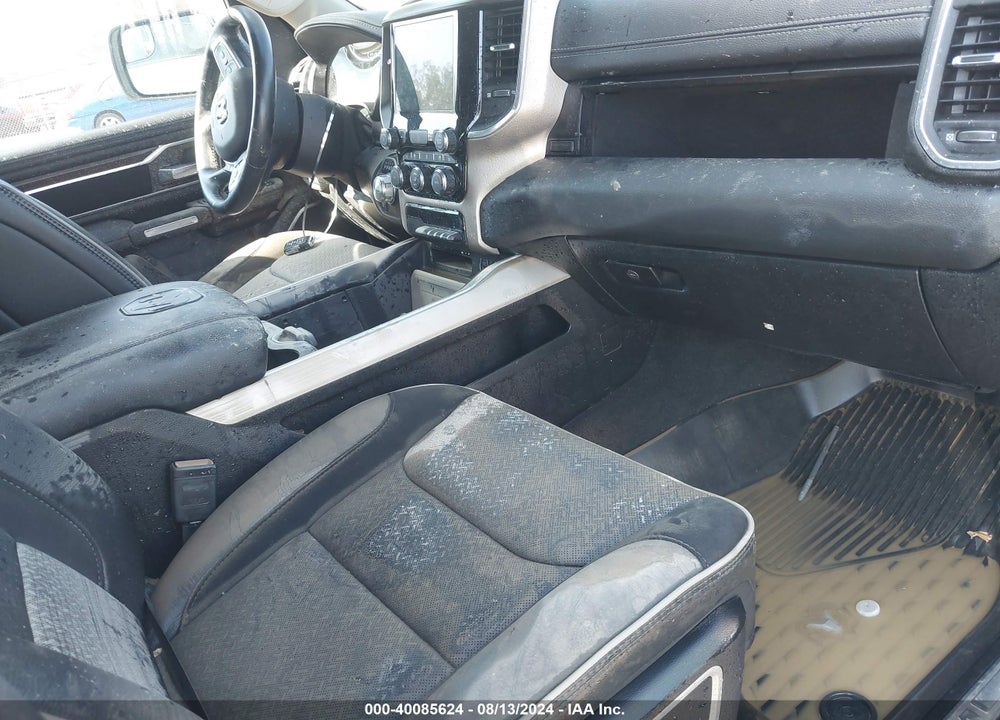2021 RAM 1500 LAIE  4X4 5'7 BOX VIN: 1C6SRFJT4MN636642