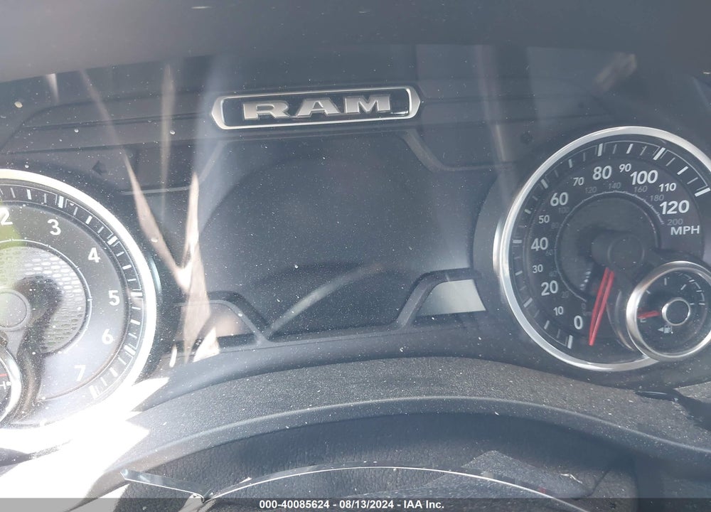 2021 RAM 1500 LAIE  4X4 5'7 BOX VIN: 1C6SRFJT4MN636642