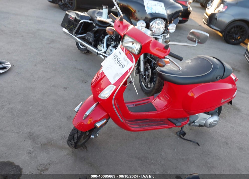 2010 VESPA LX 150 VIN: ZAPM448FXA5603613