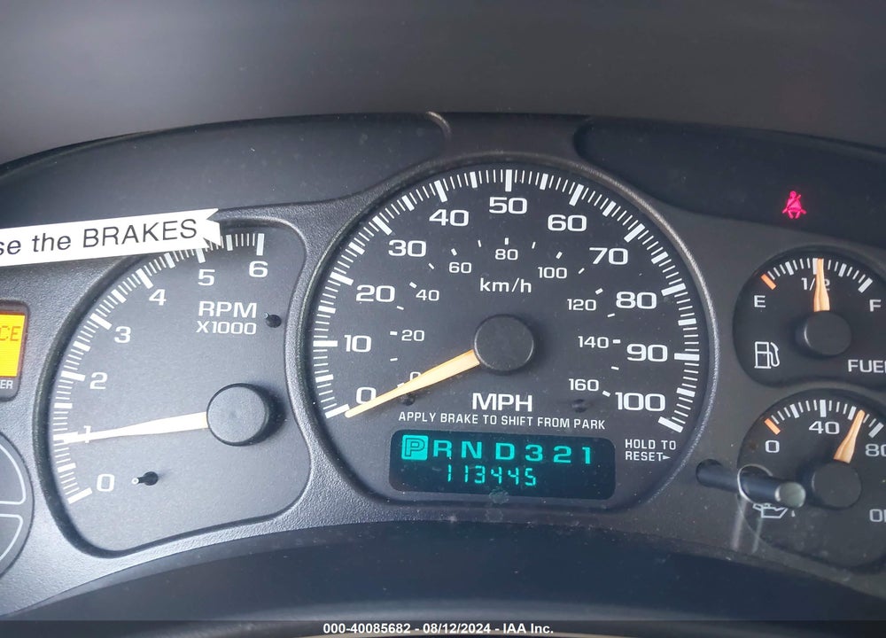 2001 CHEVROLET SUBURBAN 1500 LS/LT VIN: 3GNFK16T61G286243