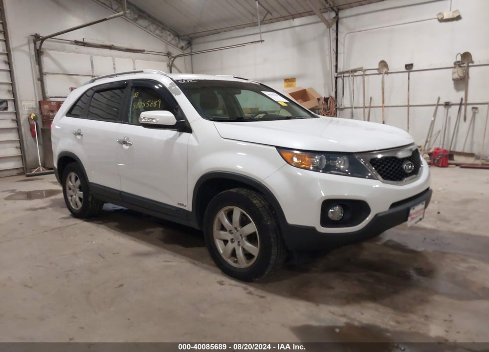 2013 KIA SORENTO LX VIN: 5XYKTCA60DG311447