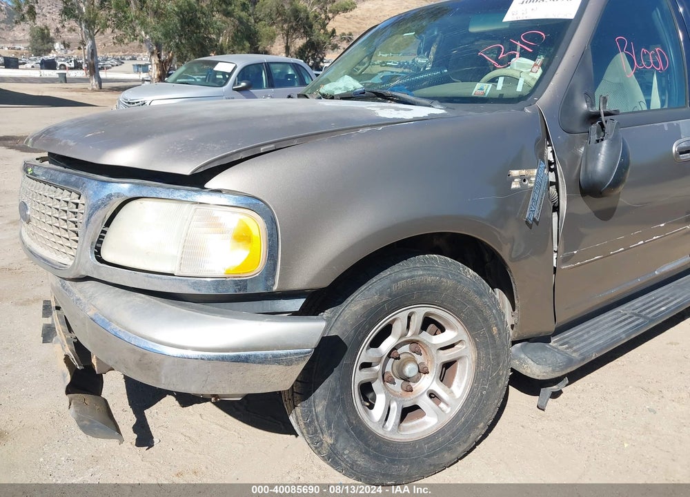 2001 FORD EXPEDITION XLT VIN: 1FMRU15L61LA16039