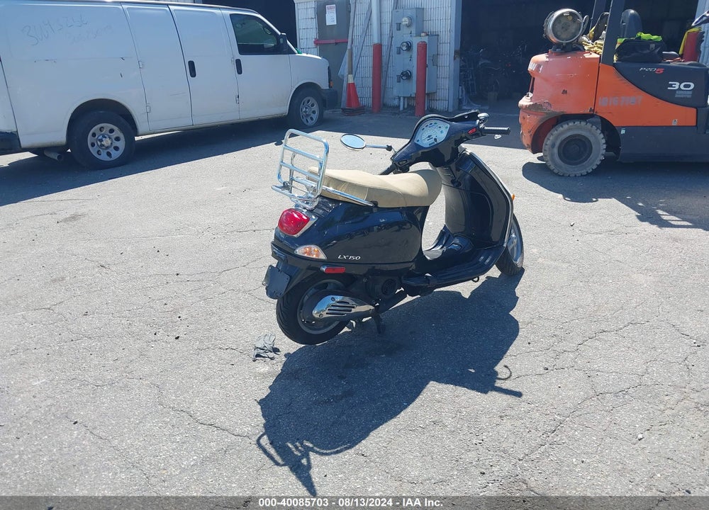 2006 VESPA LX 150 VIN: ZAPM448F065005120
