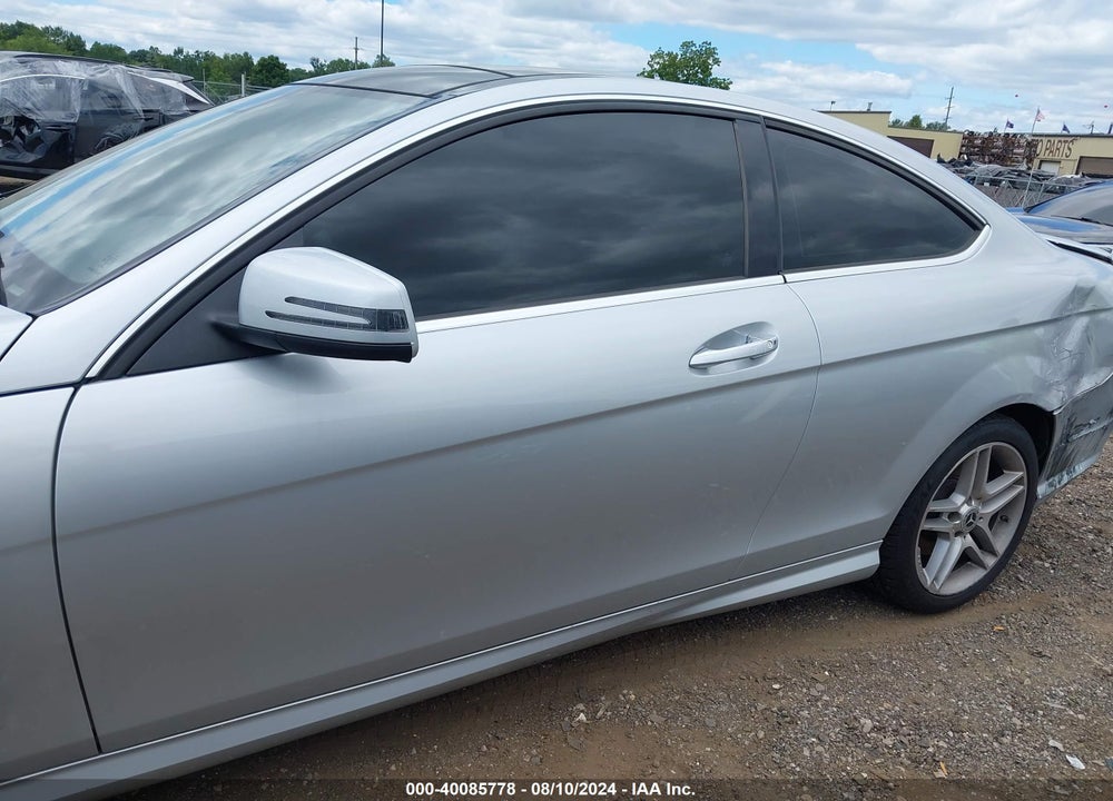 2013 MERCEDES-BENZ C 350 SPORT 4MATIC VIN: WDDGJ8JB8DG040095