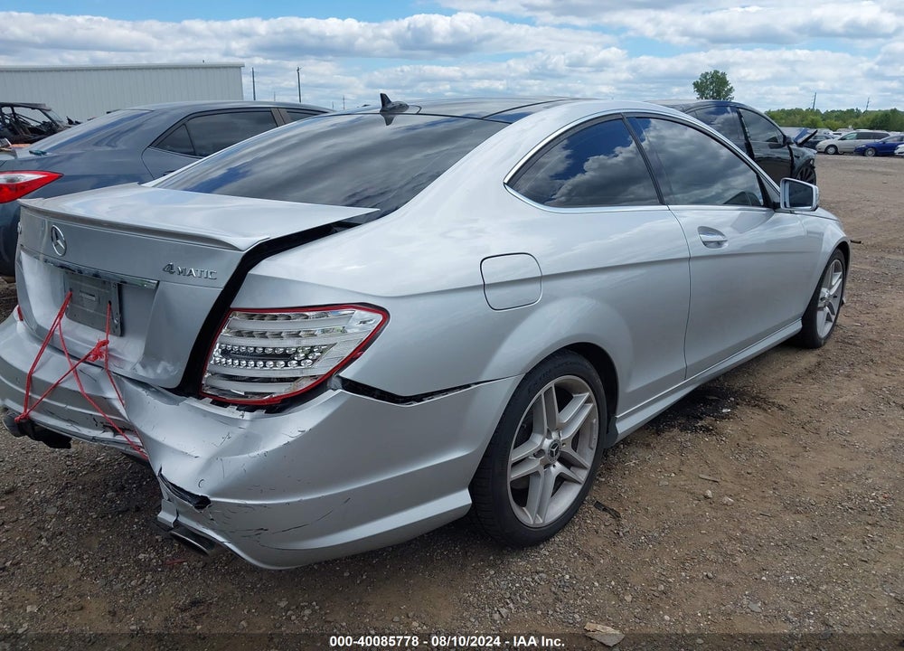 2013 MERCEDES-BENZ C 350 SPORT 4MATIC VIN: WDDGJ8JB8DG040095