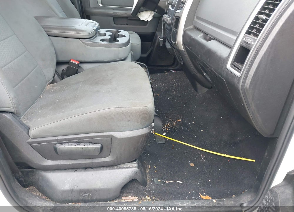 2019 RAM 1500 CLASSIC SLT 4X2 6'4 BOX VIN: 1C6RR6TT6KS693886