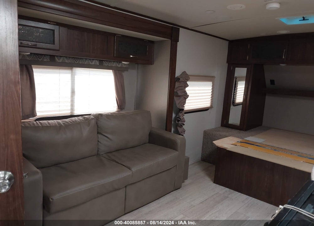 2019 PALOMINO BY FOREST R SOLAIRE SERIES M-205 VIN: 4X4TPAW26KN051672
