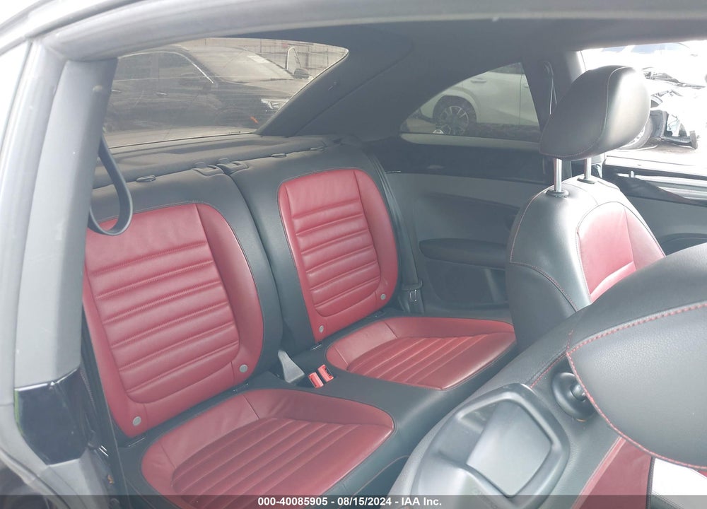 2013 VOLKSWAGEN BEETLE 2.0T TURBO VIN: 3VWV67AT2DM605322