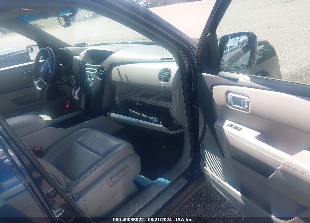 2011 HONDA PILOT EX-L VIN: 5FNYF4H63BB034584