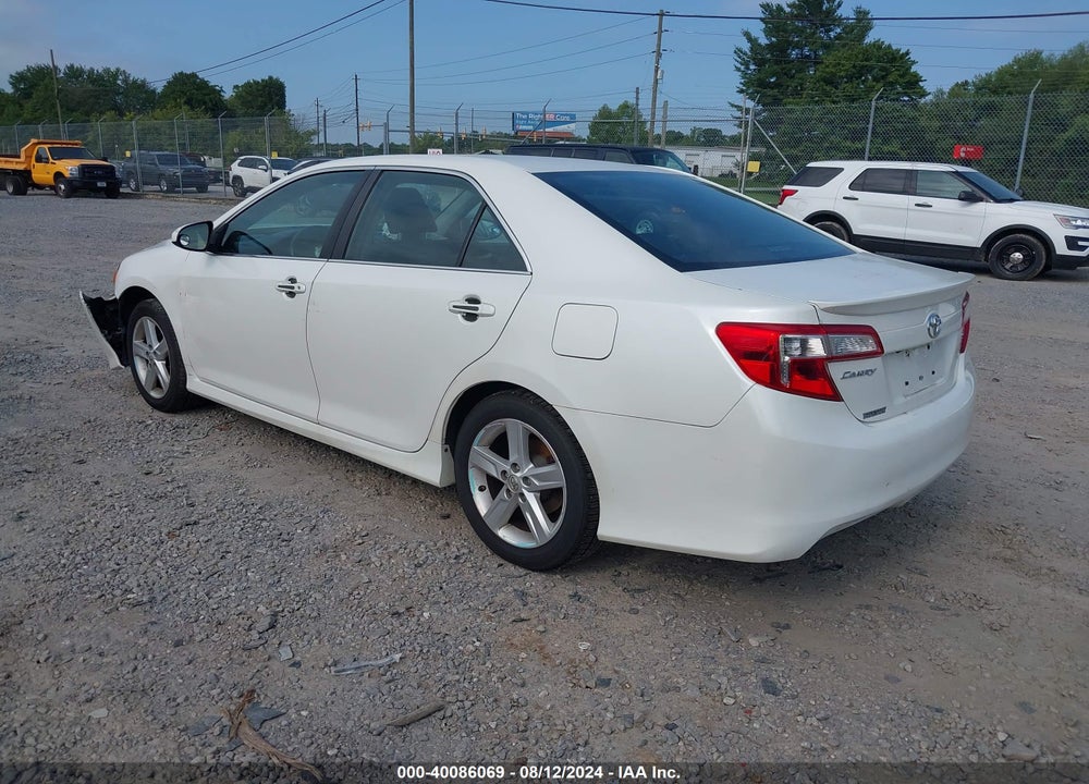 2014 TOYOTA CAMRY SE VIN: 4T1BF1FK7EU454831
