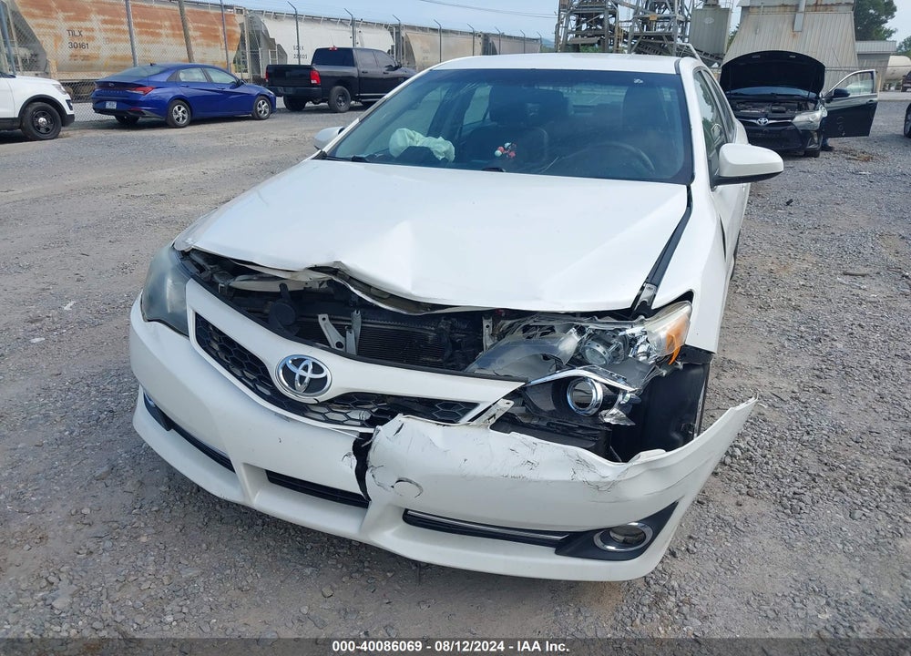 2014 TOYOTA CAMRY SE VIN: 4T1BF1FK7EU454831