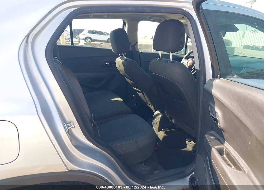 2018 CHEVROLET TRAX LS VIN: KL7CJKSB9JB721974