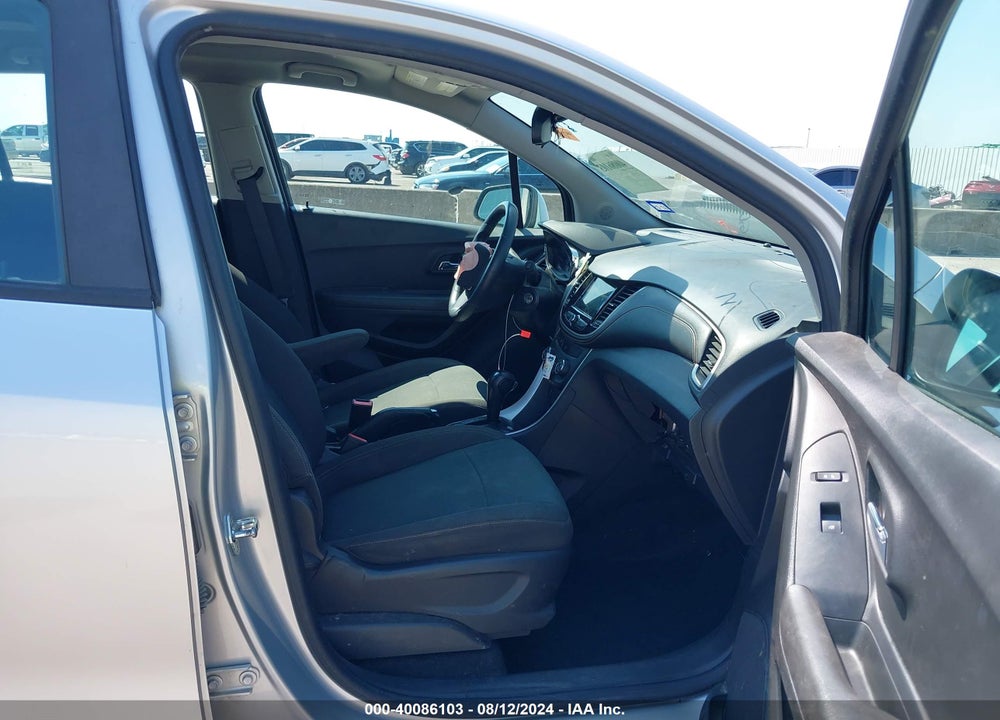 2018 CHEVROLET TRAX LS VIN: KL7CJKSB9JB721974