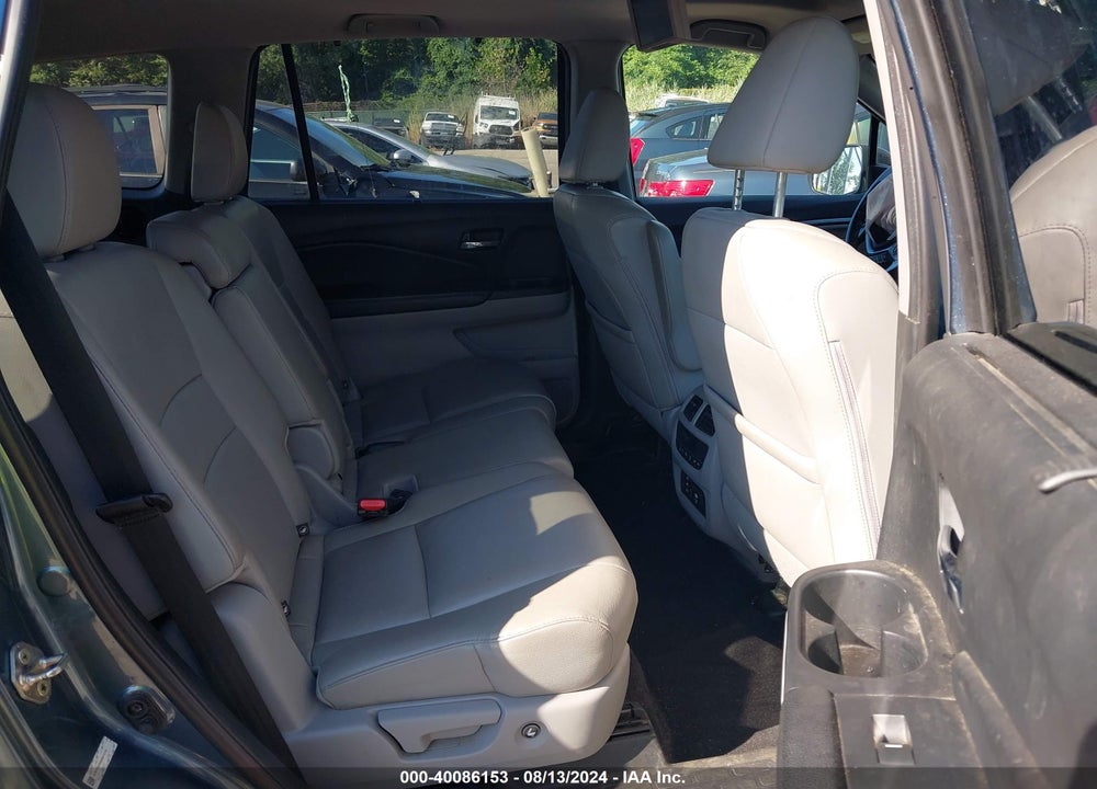2016 HONDA PILOT VIN: 5FNYF6H85GB015152