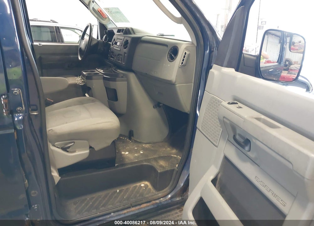 2011 FORD E-350 SUPER DUTY XL VIN: 1FBSS3BL8BDA09377