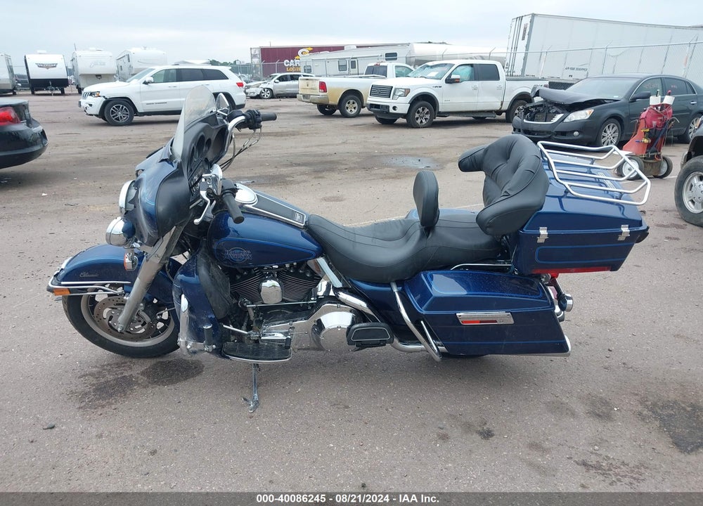 2000 HARLEY-DAVIDSON FLHTCI VIN: 1HD1FFW10YY632241