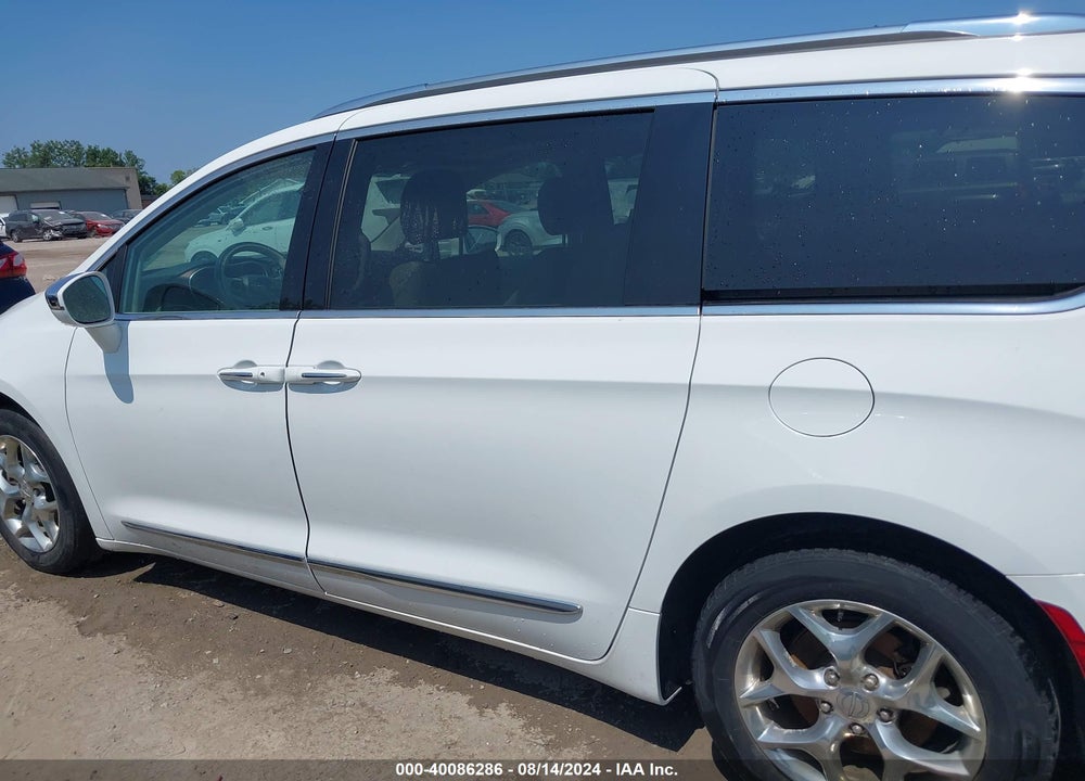 2019 CHRYSLER PACIFICA LIMITED VIN: 2C4RC1GG1KR681365