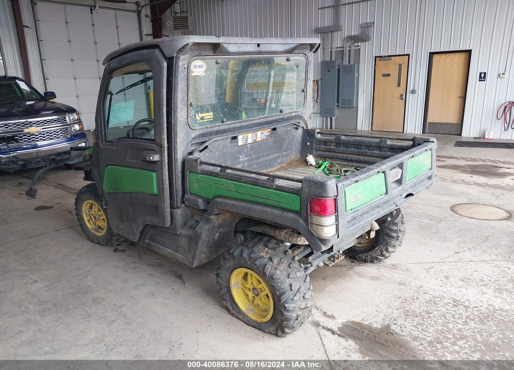 2018 JOHN DEERE XUV835M GATOR VIN: 1M0835MDVJM010385