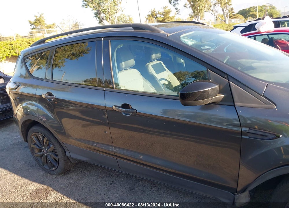 2017 FORD ESCAPE SE VIN: 1FMCU0G9XHUE09063