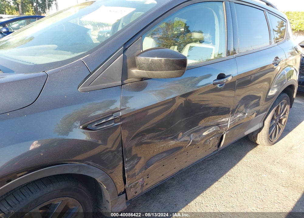 2017 FORD ESCAPE SE VIN: 1FMCU0G9XHUE09063