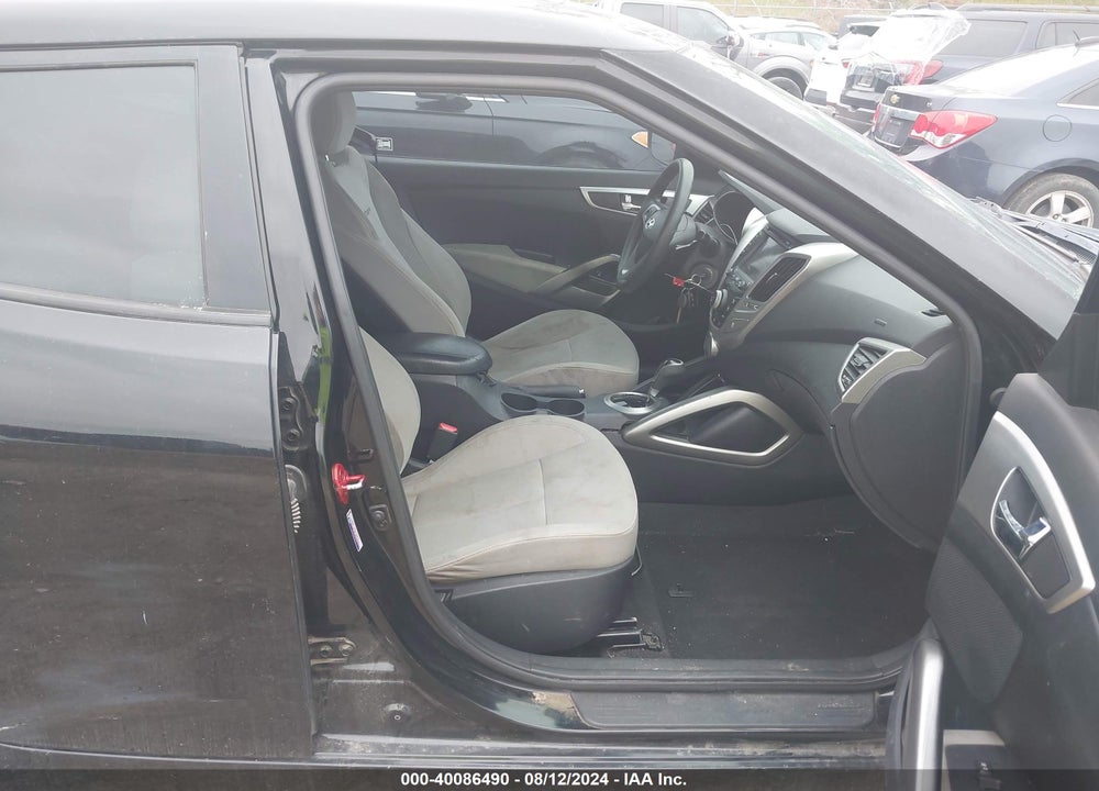 2013 HYUNDAI VELOSTER BASE W/GRAY VIN: KMHTC6AD4DU091082