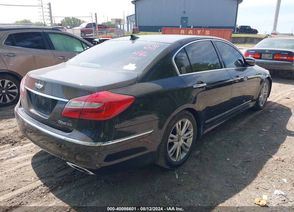 2013 HYUNDAI GENESIS VIN: KMHGC4DD0DU256305