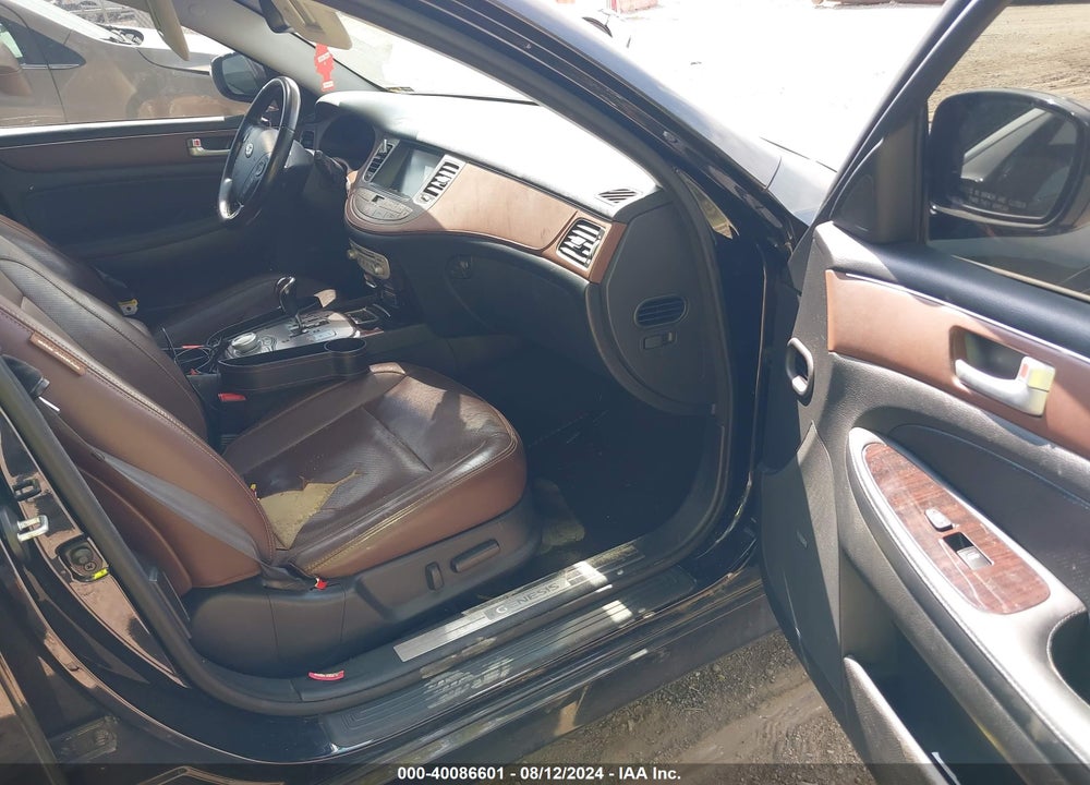 2013 HYUNDAI GENESIS VIN: KMHGC4DD0DU256305