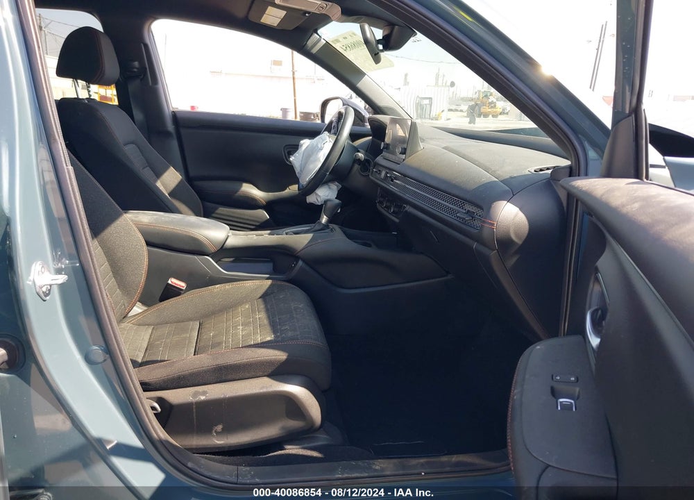 2024 HONDA HR-V 2WD SPORT/2WD SPORT W/O BSI VIN: 3CZRZ1H52RM722318