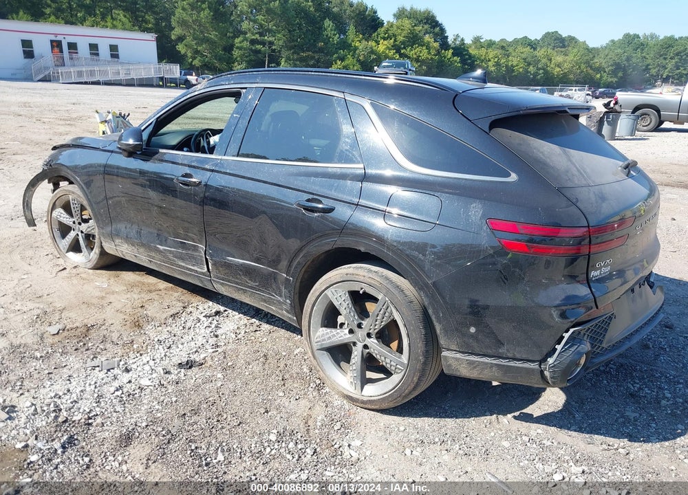 2022 GENESIS GV70 2.5T AWD VIN: KMUMADTB3NU039388