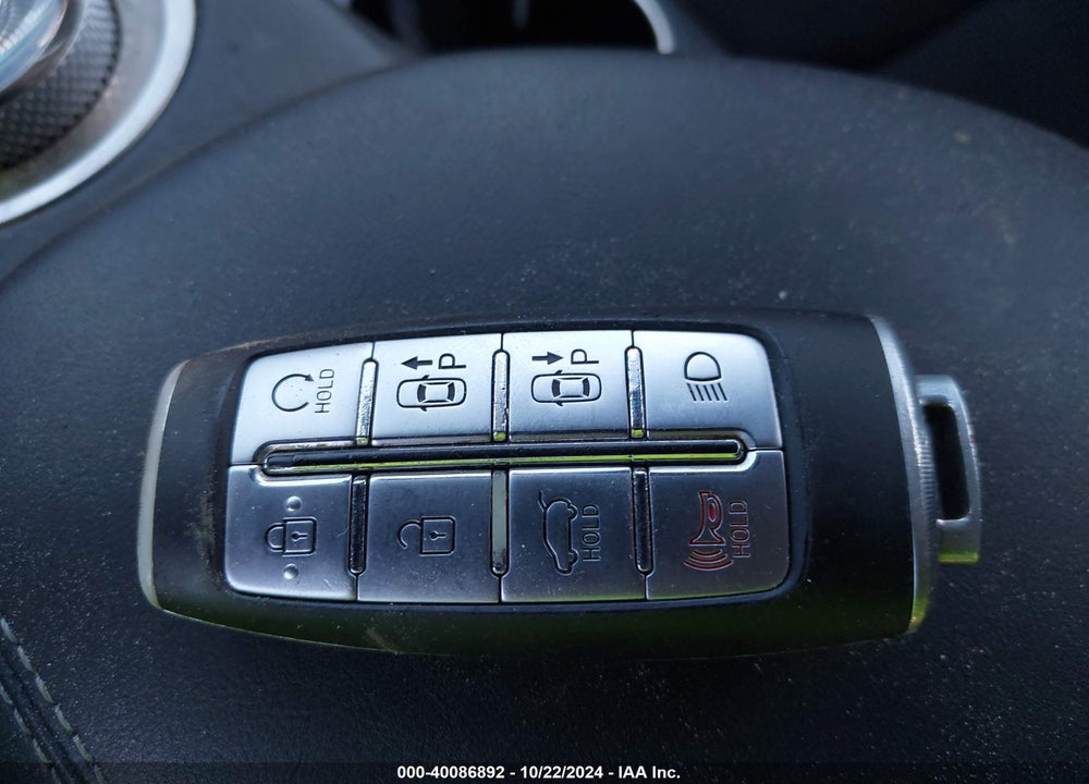 2022 GENESIS GV70 2.5T AWD VIN: KMUMADTB3NU039388