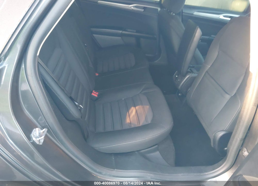 2019 FORD FUSION SE VIN: 3FA6P0HD1KR216039