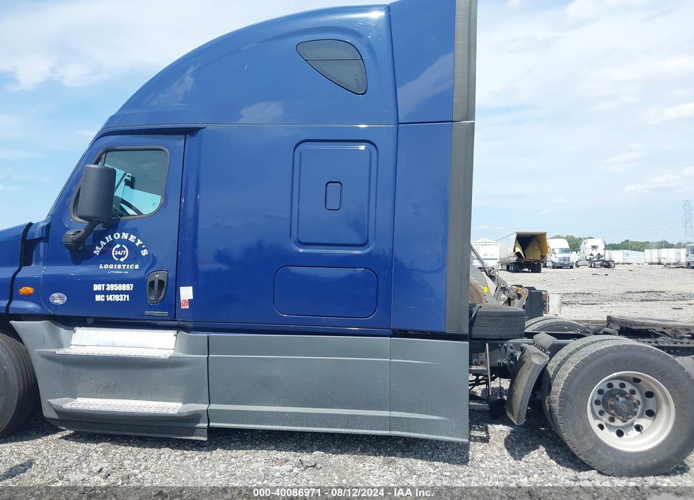 2017 FREIGHTLINER CASCADIA 125 VIN: 3AKJGLDRXHSHC1975