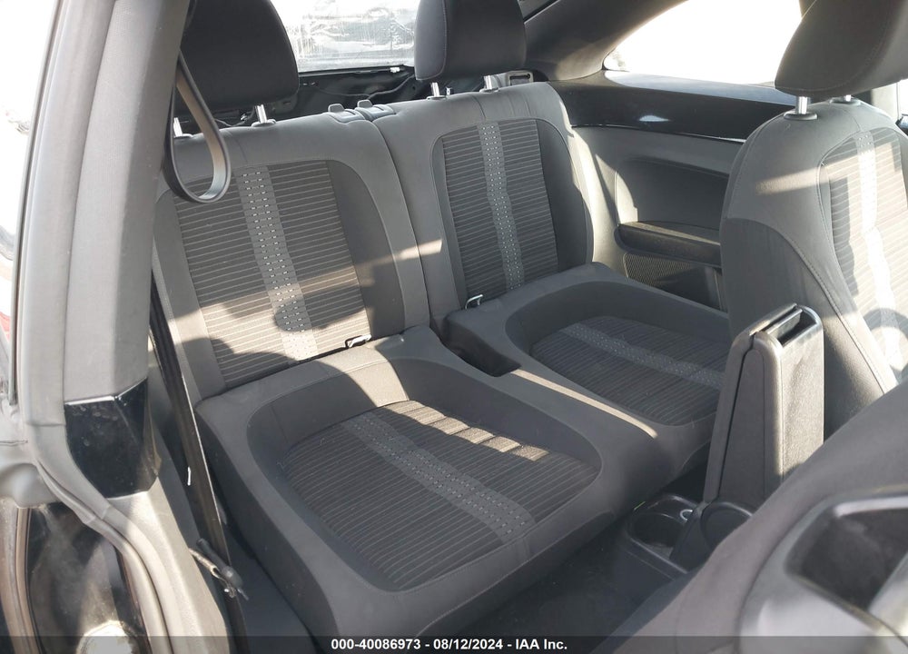 2012 VOLKSWAGEN BEETLE 2.0T TURBO VIN: 3VWVA7AT1CM660597