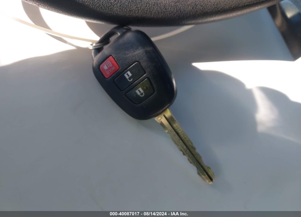 2013 TOYOTA PRIUS C TWO VIN: JTDKDTB32D1537216