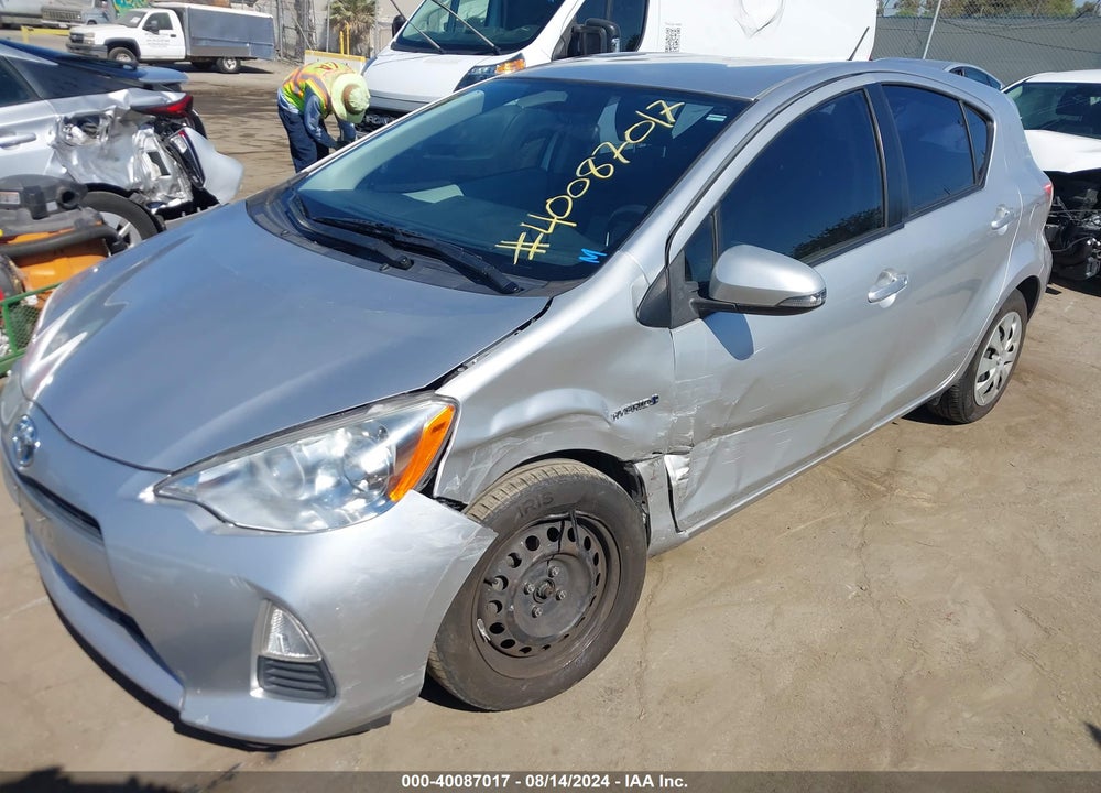 2013 TOYOTA PRIUS C TWO VIN: JTDKDTB32D1537216