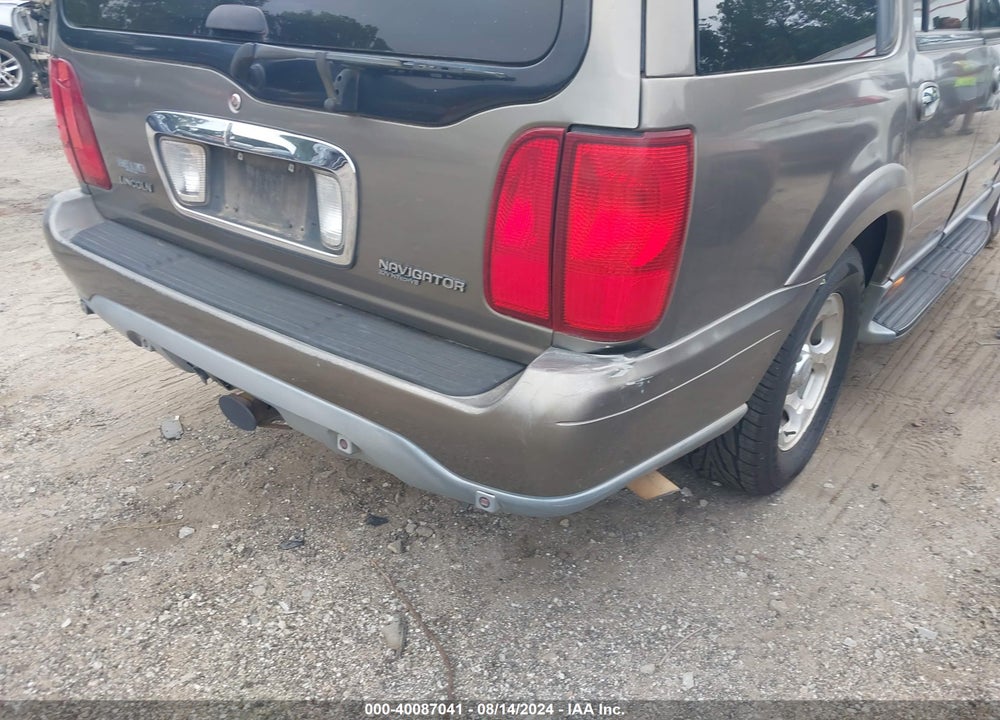 2001 LINCOLN NAVIGATOR VIN: 5LMEU27R41LJ07653