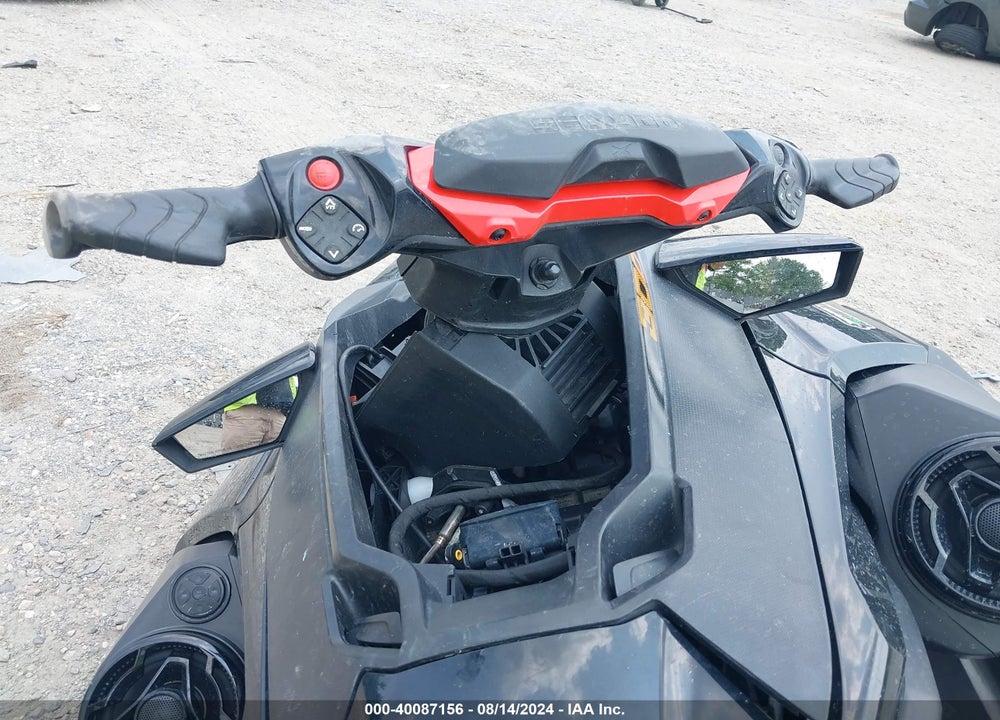2021 SEADOO --- VIN: YDV34015L021