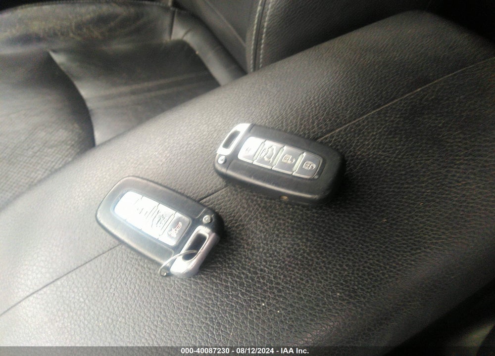 2011 KIA SORENTO SX V6 VIN: 5XYKW4A26BG094977