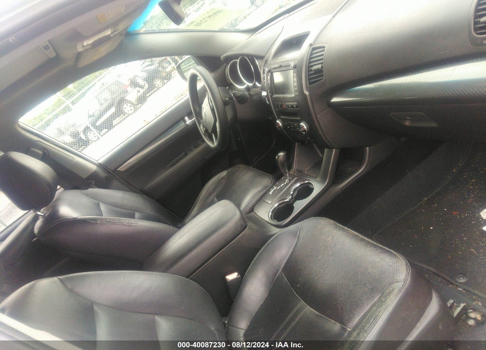 2011 KIA SORENTO SX V6 VIN: 5XYKW4A26BG094977