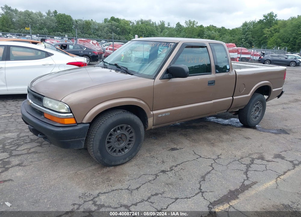 2002 CHEVROLET S-10 VIN: 1GCDT19W328187244